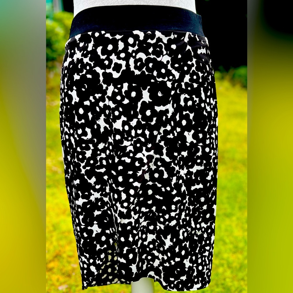 Black and White CAbi Skirt Size M